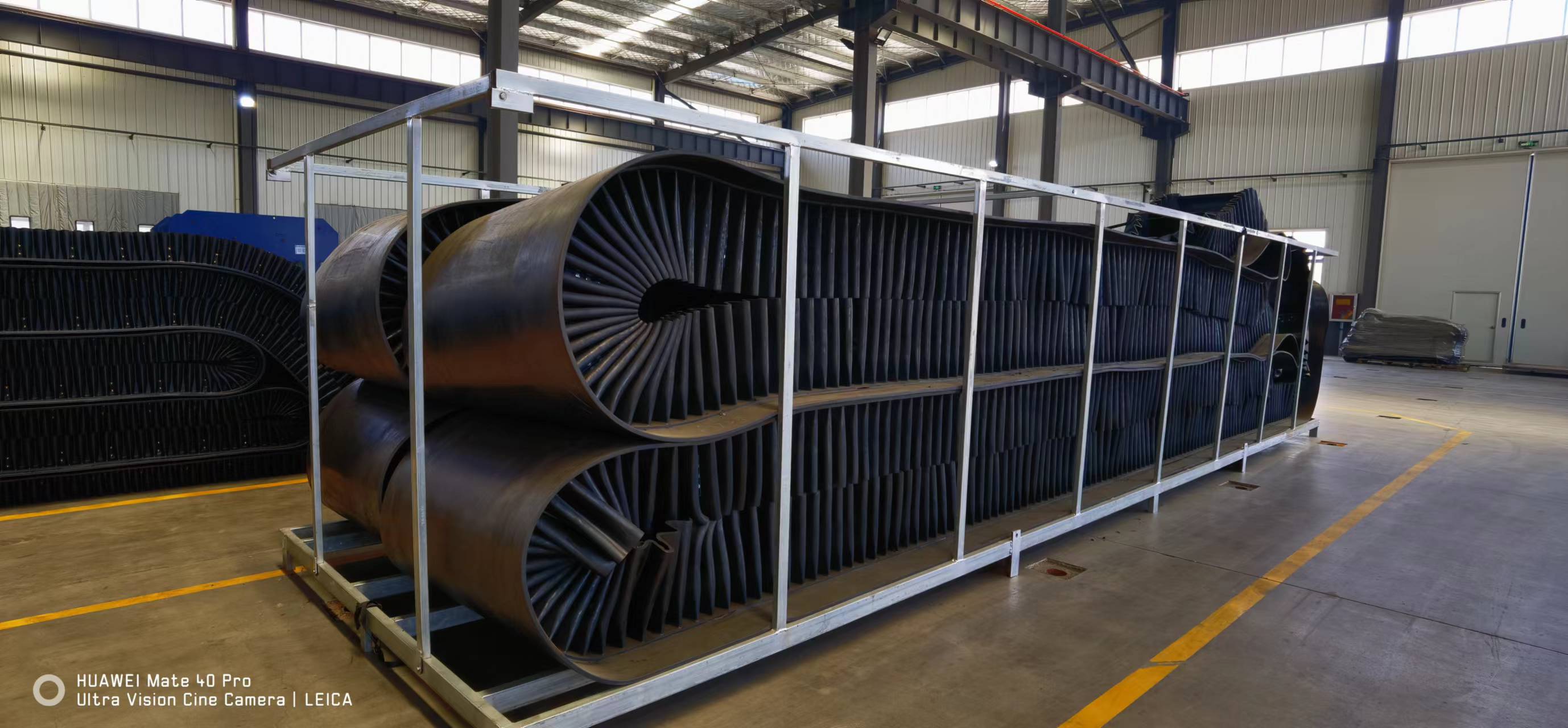 the-conveyor-belt-with-corrugated-folds1