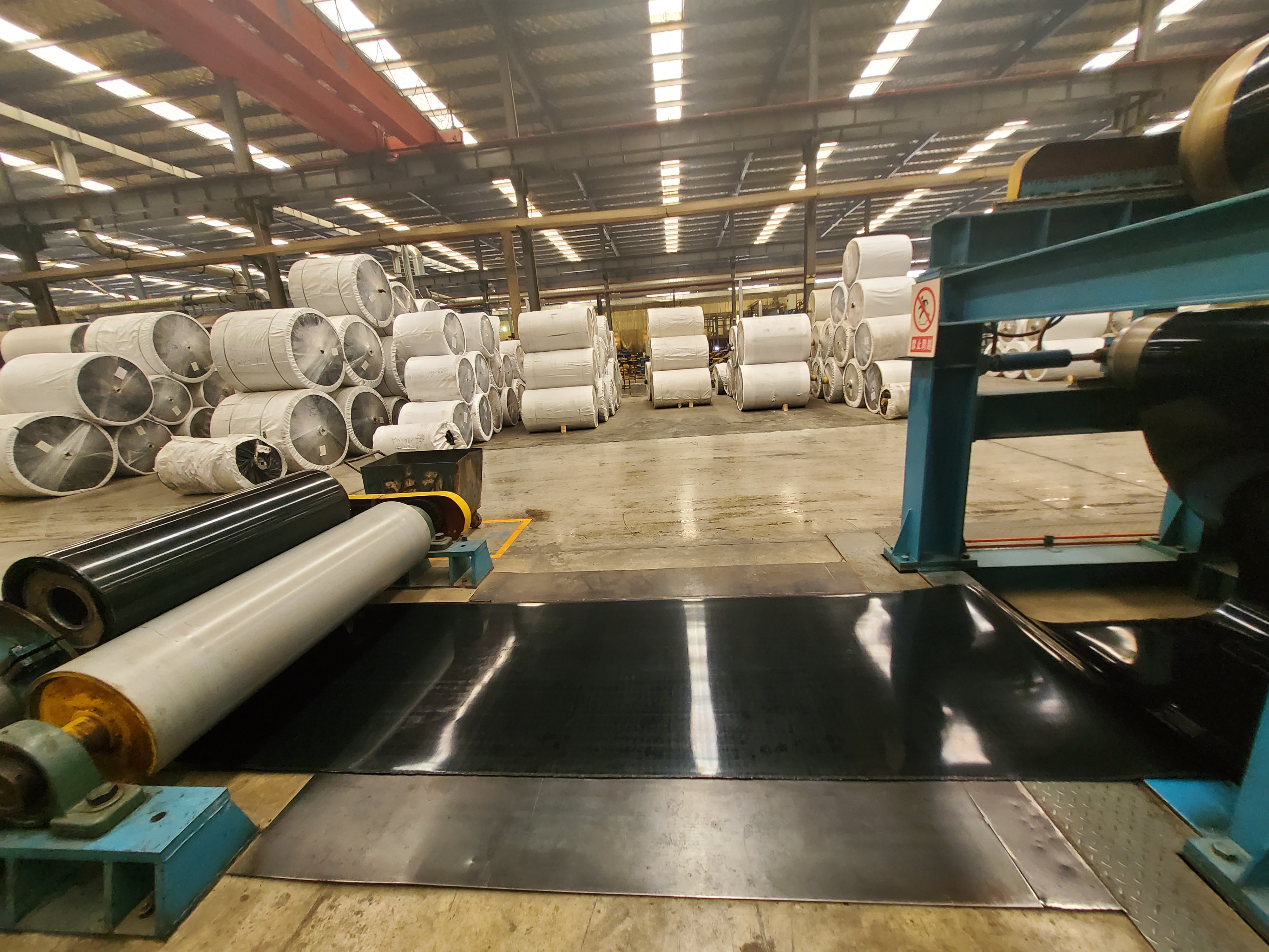 the-conveyor-belt-with-corrugated-folds1