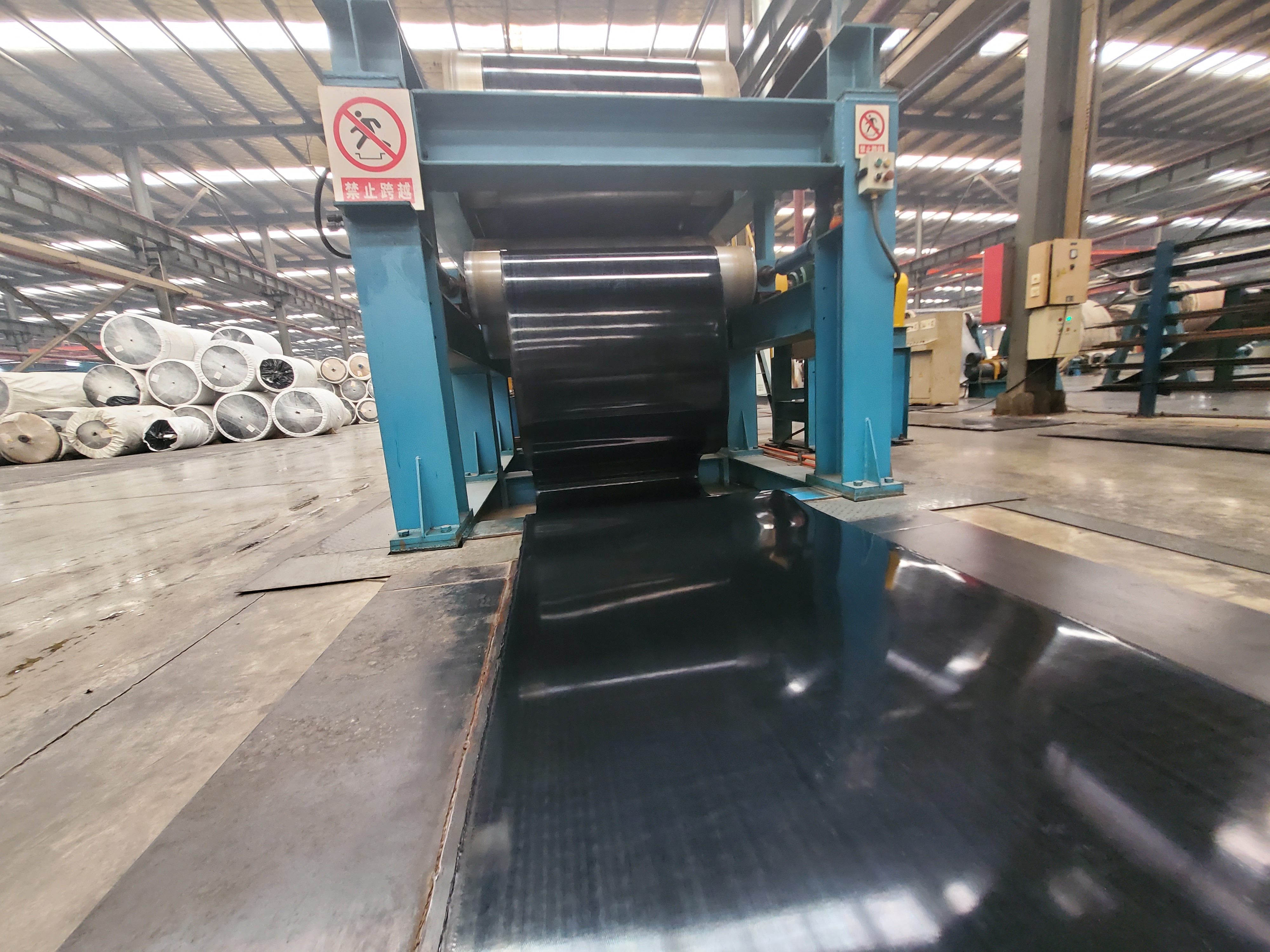 the-conveyor-belt-with-corrugated-folds1